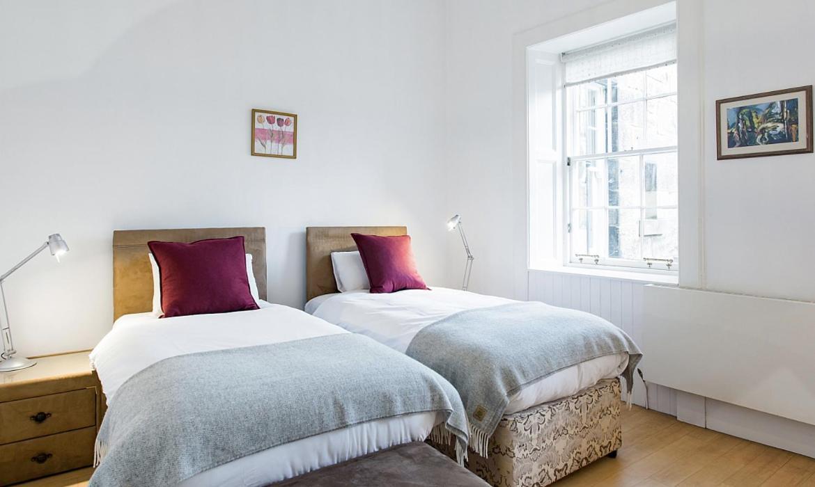 Royal Mile Apartments Edinburgh Bagian luar foto